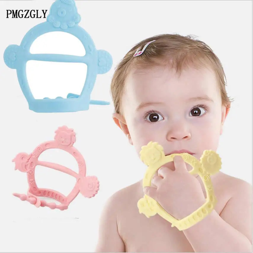 Baby Food Grade Silicone PP Training Nipple with Pig Handle – Pacifier Feeder for Milk & Fresh Fruit Nibbler