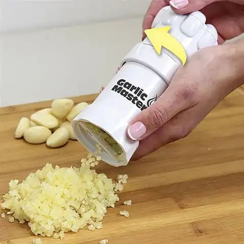Multifunctional Garlic Master Kitchen Gadget Tool Garlic Chopper Wheel Garlic Mincer Roller